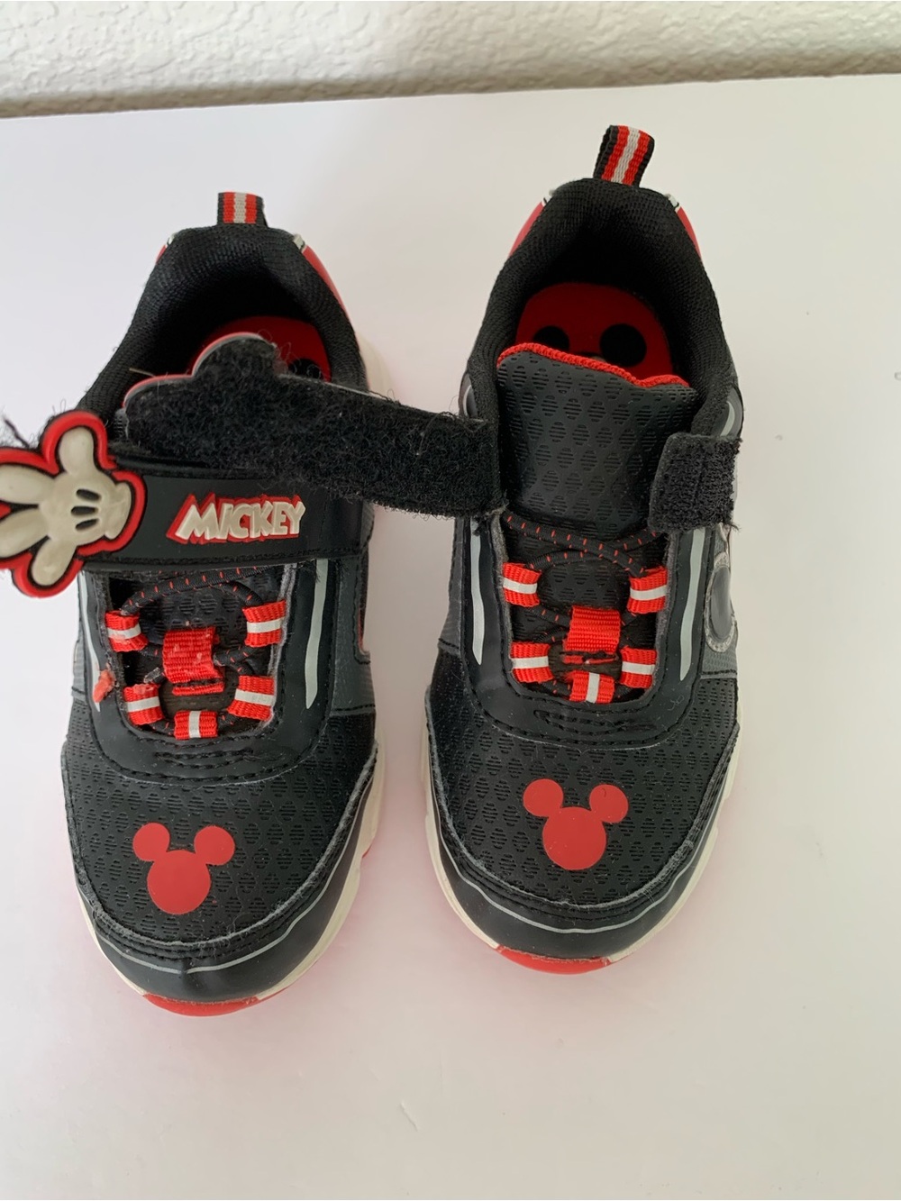 Disney Mickey Mouse Boys Light-Up Hook & Loop Sneakers Black/Red US 9 M - Picture 5 of 7